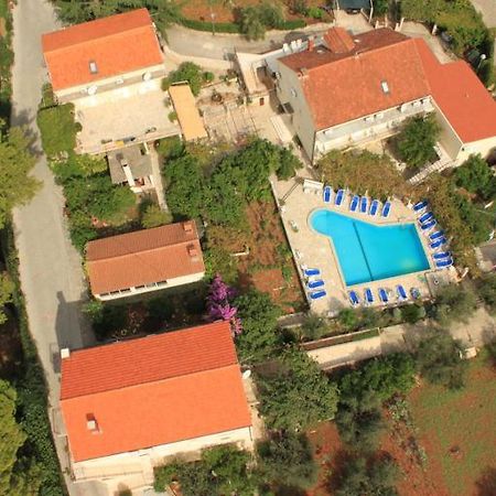 Cosy Sun-Splashed Bedroom - Pansion Hajduk Korcula Town Exterior foto