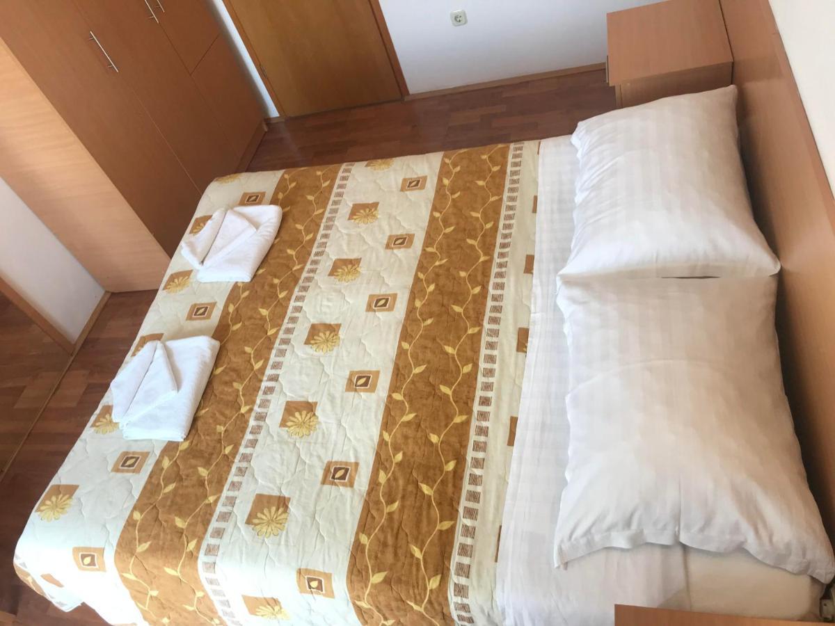 Cosy Sun-Splashed Bedroom - Pansion Hajduk Korcula Town Exterior foto
