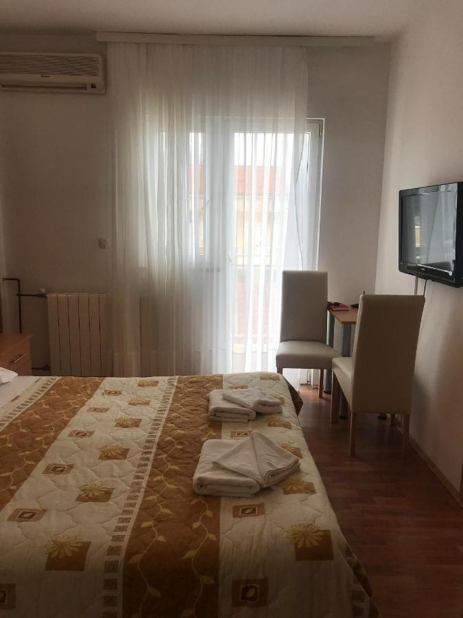 Cosy Sun-Splashed Bedroom - Pansion Hajduk Korcula Town Exterior foto