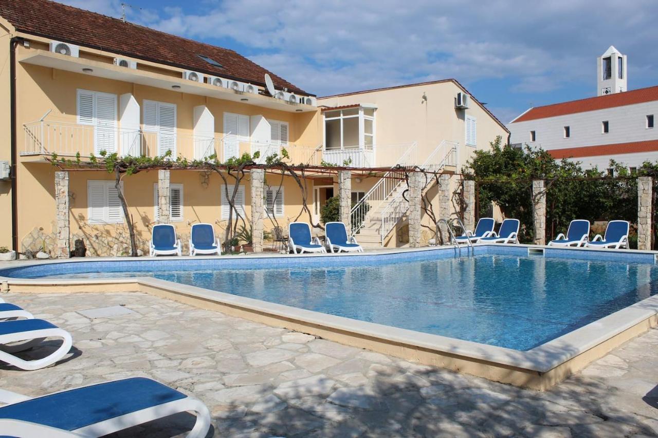 Cosy Sun-Splashed Bedroom - Pansion Hajduk Korcula Town Exterior foto